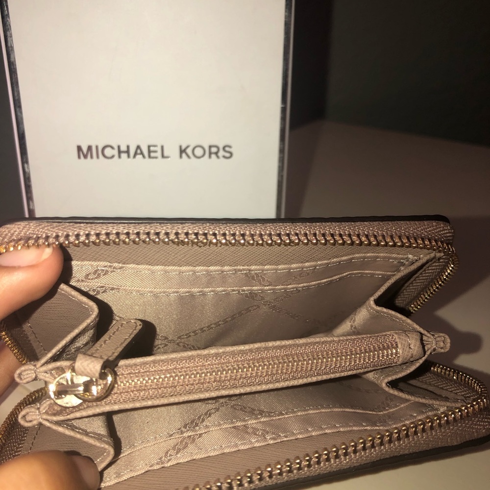 MK Wallet - Picture 2 of 2